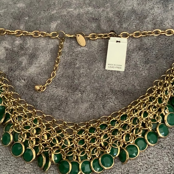 NWT Cara New York Green and Gold Layered Statement Necklace - Picture 11 of 12
